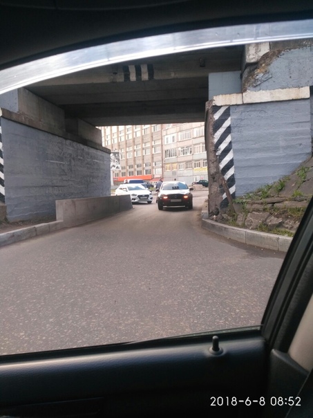 На Гольфе не проскочил в тоннеле под мостом на ул.Салова. Проезда нет в обе стороны!!!