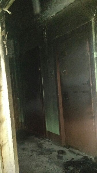 На Маршала Жукова 18 ночью сгорел этаж. Подробности неизвестны.