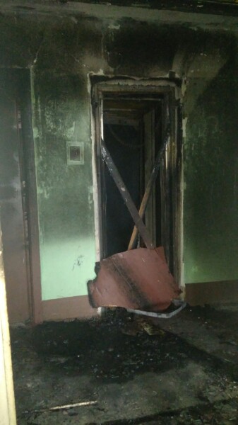 На Маршала Жукова 18 ночью сгорел этаж. Подробности неизвестны.