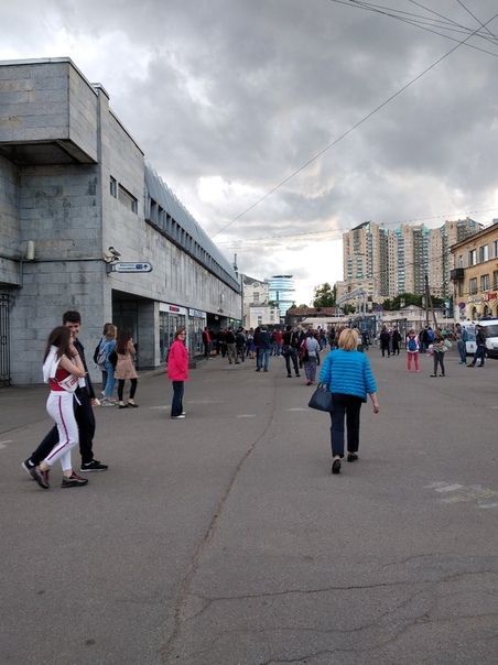 С 19:30 Станция метро Удельная закрыта из-за обнаружения бесхозного предмета.