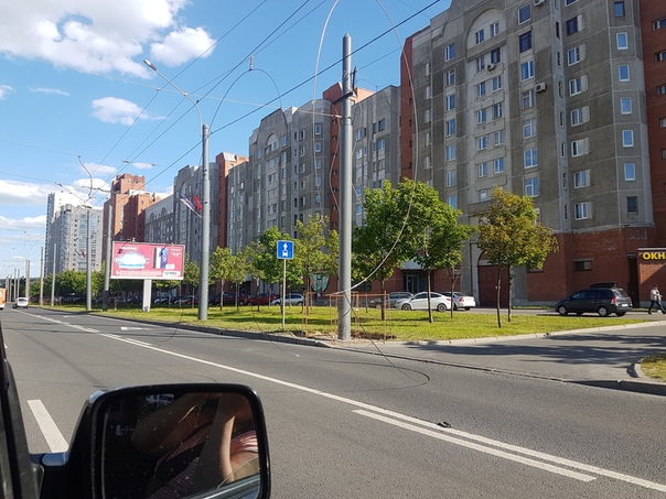На Ленинском проспекте, по направлению к Доблести, обрыв контактного провода в обе стороны. Будьте а...