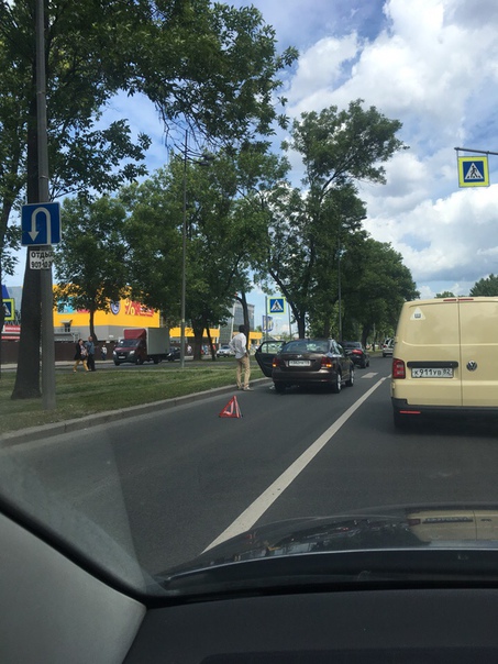 Догонялки на Лиговском пр. в сторону центра. Напротив ленты.