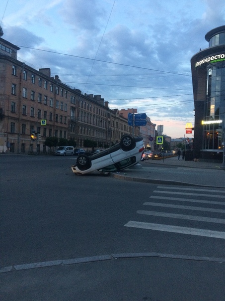 На перекрёстке Звенигородской и Марата не поделили перекресток