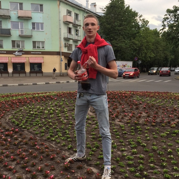 В ночь с 23 июня на 24 июня ,мы приехали на «Алые паруса» с Великого Новгорода