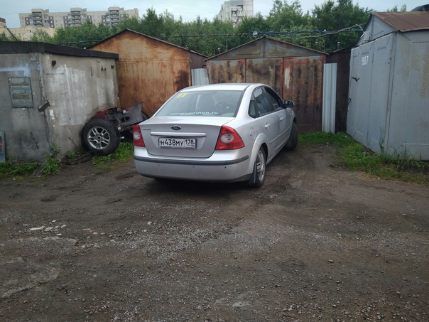 25 июня в 12:00 на улице Савушкина от дома 131 был угнан автомобиль Ford Focus 2 дорестайл