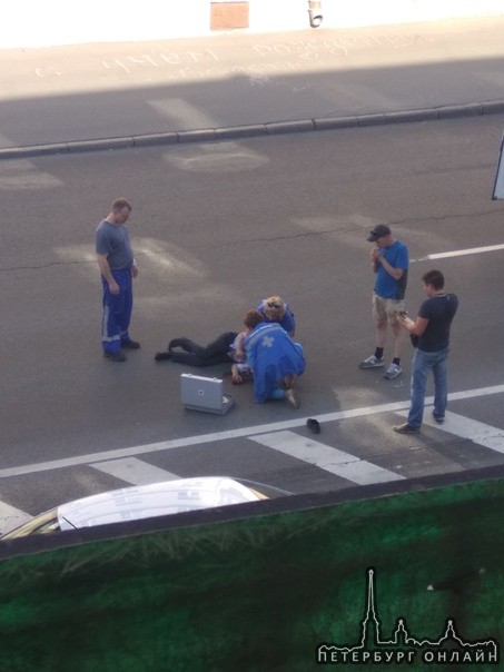 На улице Бабушкина сбили мужчины, жив. Службы на месте