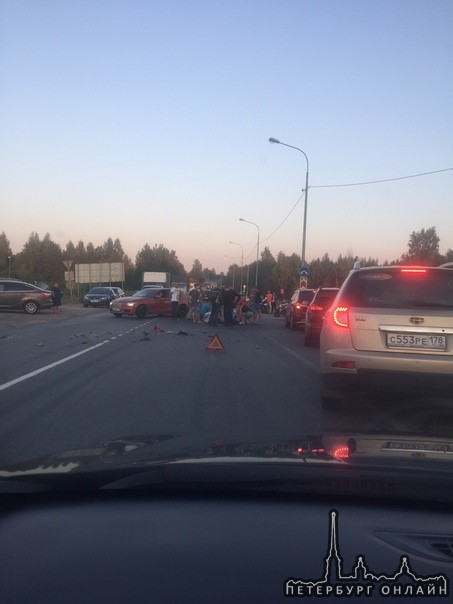 В деревне Разметелево у съезда с Мурманского шоссе сбили мотоциклиста