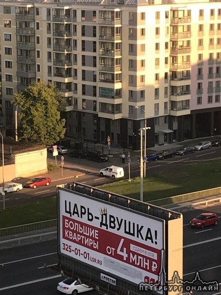 Под Кантемировском мостом,подозрение на бомбу,перекрыт съезд до набережной,приехал ОМОН и сапёр пош...