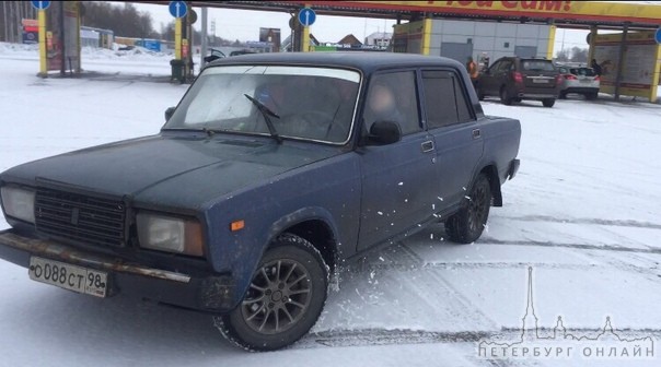 18 июля в 03:28 в д.Горелово был угнан автомобиль ВАЗ 2107 синего цвета, 2006 года выпуска