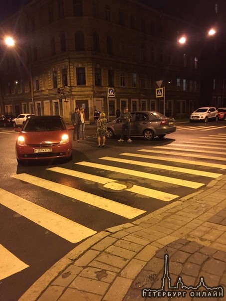 Досадная авария случилась на перекрёстке Можайской и Малодетскосельского проспекта.
