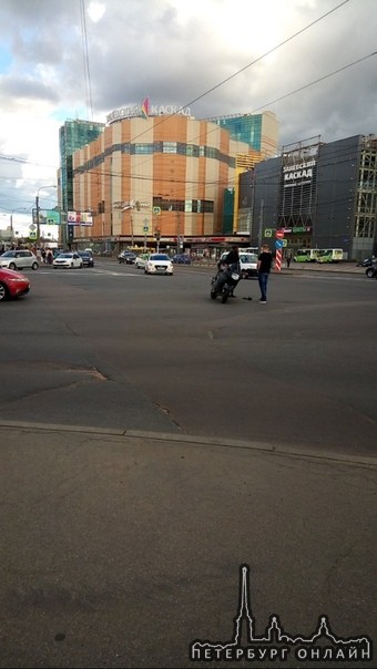Сбили мотоциклиста у метро Ладожская