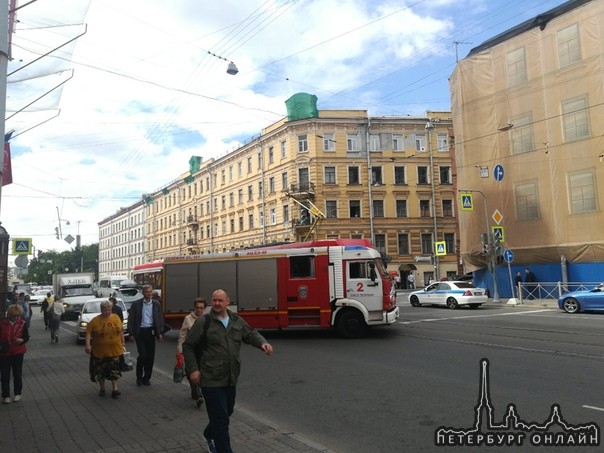 На Садовой улице пожарная машина спешила и у дома 58 врезалась в трамвай, пострадавших нет
