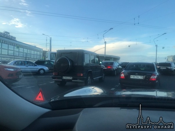 Неприятность при заезде на мост Александра Невского со стороны Обводного