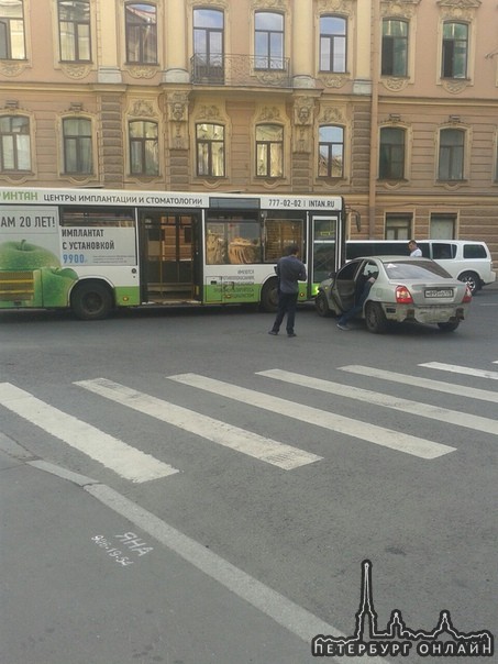 Авария на выезде с Гражданской улицы на Вознесенский