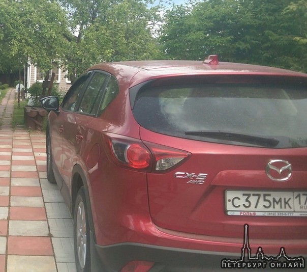 В ночь с 23 на 24 августа от метро Большевиков был угнан автомобиль Mazda CX-5 красного цвета, 2014 ...