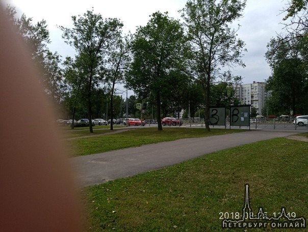 ДТП с участием мотоциклиста на Пулковском шоссе. Вроде пострадавших нет