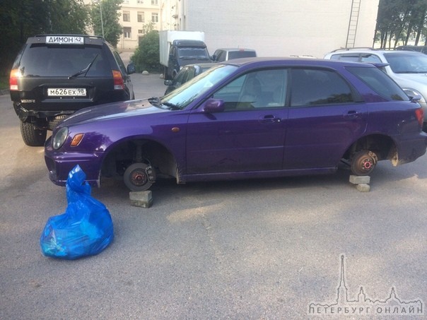 С машины во дворе на Октябрьской набережной увели колеса 16" диаметра magline бронзового цвета с р...