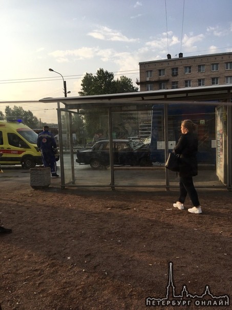 На Народной, после ватрушки в сторону Володарского моста , ДТП с пострадавшими