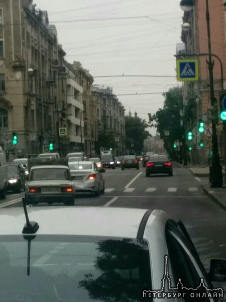 8:05 ДТП на перекрестке Каменноостровского проспекта и улицы мира ( Австрийская площадь) Hyundai оста...