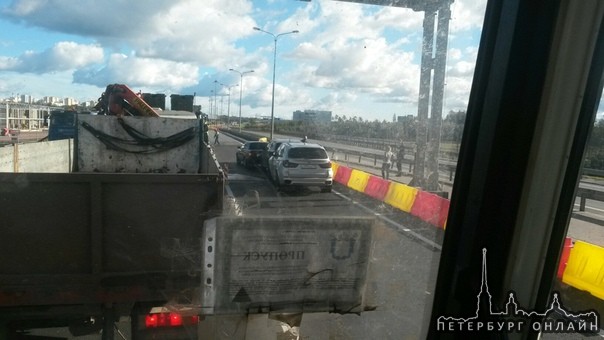 Внутреное кольцо...перед парголово..поровозик 3 машины...движение затруднено.. В сторону Приозерског...