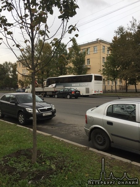 ДТП на трамвайных путях на ул.Маршала Говорова возле дома 8 в сторону ул.Трефолева(((