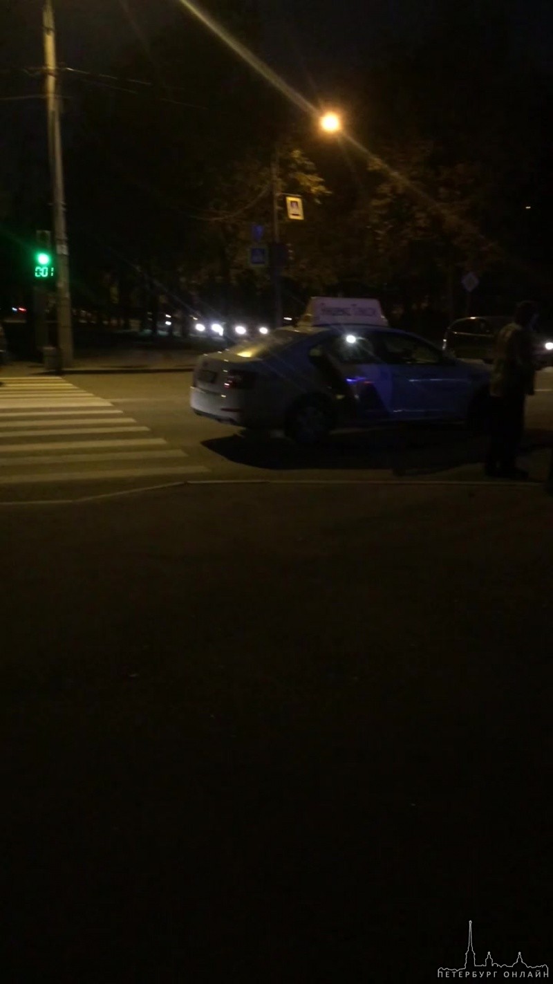 Сбили велосипедиста на перекрёстке проспекта Юрия Гагарина и алтайской улицы.