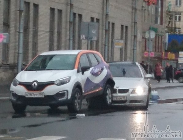 Приора в Бумер, Бумер в Renault каршеринг на Бабушкина, напротив метро Ломоносовская.