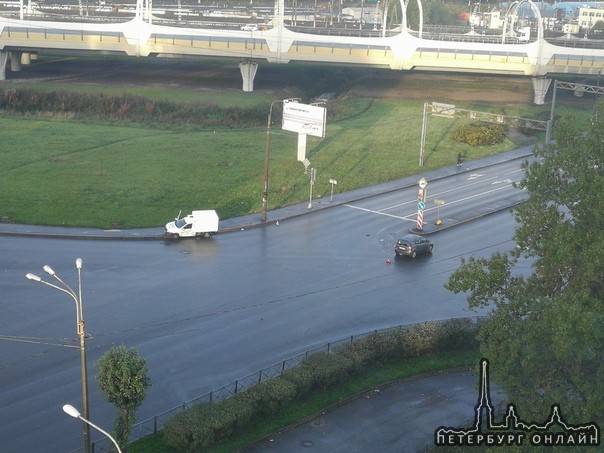 Авария на перекрёстке Кубинской и Краснопутиловской улиц