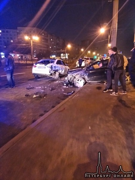 5 машин побились в пять утра на перекрёстке Коломяжского Испытателей