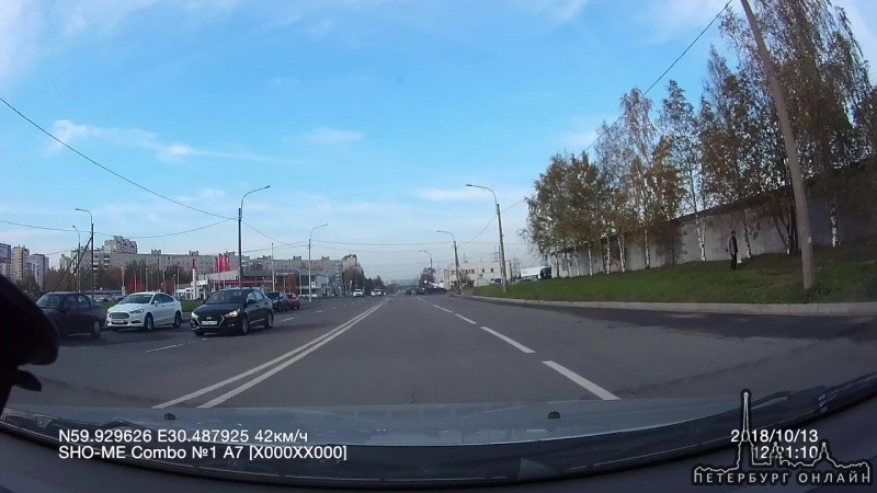 Две аварии с интервалом в пять минут на пересечении Солидарности и Кржижановского. 0:03 ; 0:40.