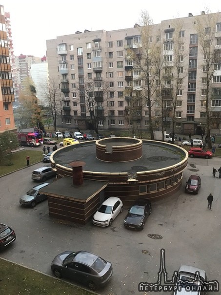 На Пулковской улице в д 1 к 2 горит квартира на 9 этаже