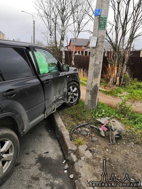 В Красном селе на Стрельнинском шоссе Nissan при повороте налево не уступил Опелю, который ехал по г...