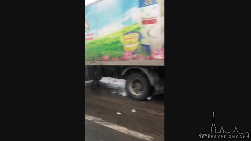 На КАД упал грузовик, собирается пробка в сторону Витебского проспекта