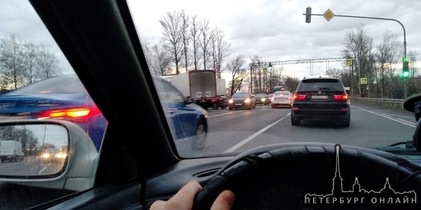 8:26 перед постом у Славянки в сторону города. Поворотуны грустят. Ожидается ад и опоздашки.