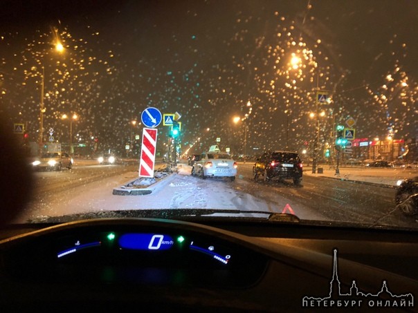 Яндекс такси на летней резине ездят, результат на лицо на пересечении Димитрова и Софийской
