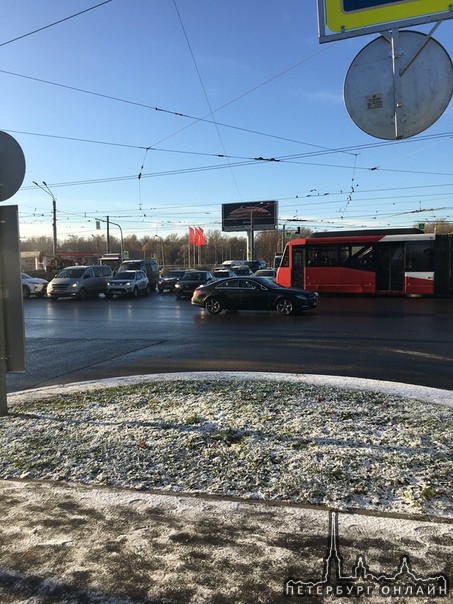 Не работает светофор на пересечении Бухарестской и Салова
