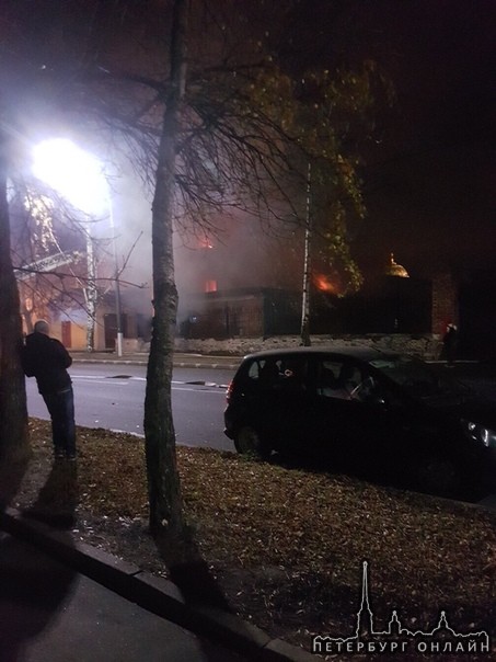 В Кронштадте горит оружейный склад ЛенВМБ
