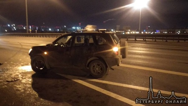 Час назад на внешнем кольце КАД перед съездом на Московское шоссе, Volkswagen Поло белого цвета под...