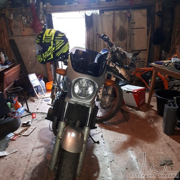 В ночь с 2 на 3 ноября в Волосовском районе Лен.Обл. был взломан гараж и угнан мотоцикл Honda X4.