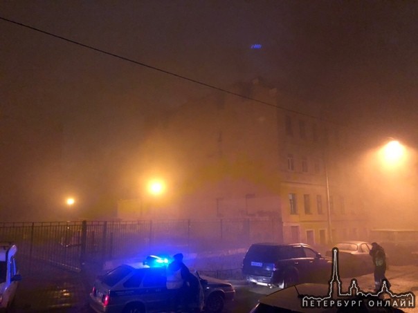 На Климова горит дом.