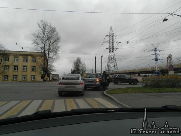 На Корнеева, при повороте на Говорова догонялки