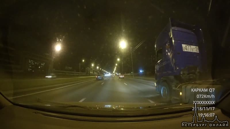 Видеозапись аварии без пострадавших на Суздальском проспекте 17 ноября в 19:56.