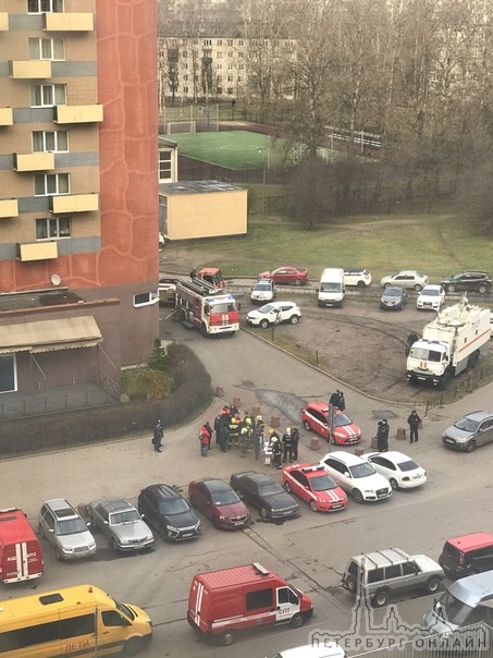 Возгорание в гостинице на Маршала Тухачевского, 27/2, много экипажей пожарных.