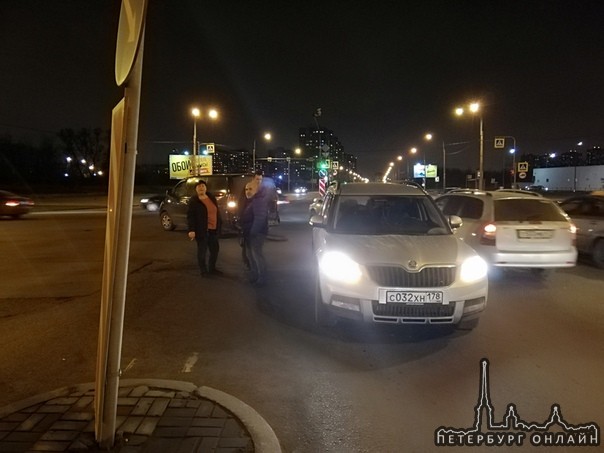 Пересечение Димитрова и Софийской улиц. Наличие видео с регистраторов приветствуется.