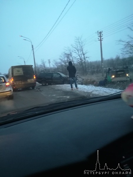 На Красносельском шоссе, в 300 метрах от Соболевской дороги, между Пушкином в сторону Киевского ш...