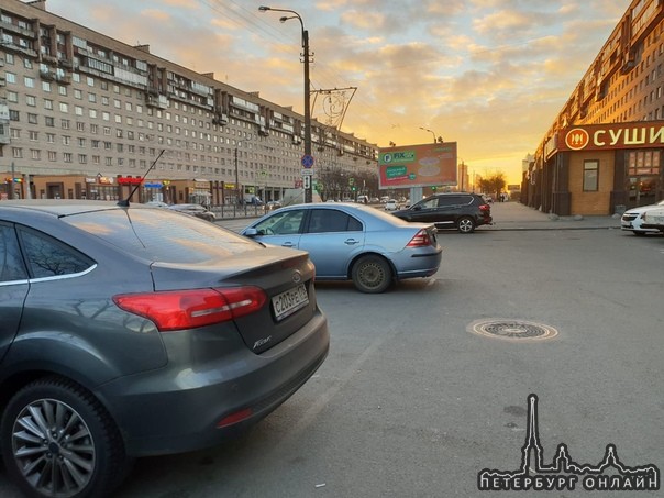 13 декабря от дома 23к4 на Бухарестской улице был угнан автомобиль FOrd Focus седан серого цвета, 20...