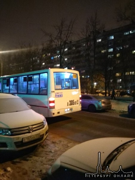 На ул. Руднева у дома д.8 Маршрутный автобус ПАЗ 199маршрут, которым управлял 31 летний мужчина, вн...