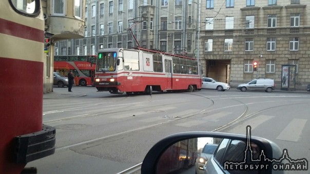 На перекрестке Куйбышева и Чапаева дрифтанул трамвай