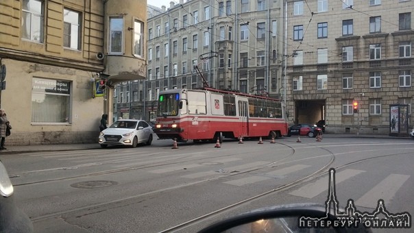 На перекрестке Куйбышева и Чапаева дрифтанул трамвай