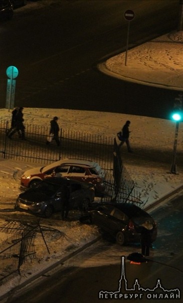 19.12.18 примерно с 22 до 23 часов на ул.Хошимина, напротив магазина Народный произошло ДТП (автомоб...